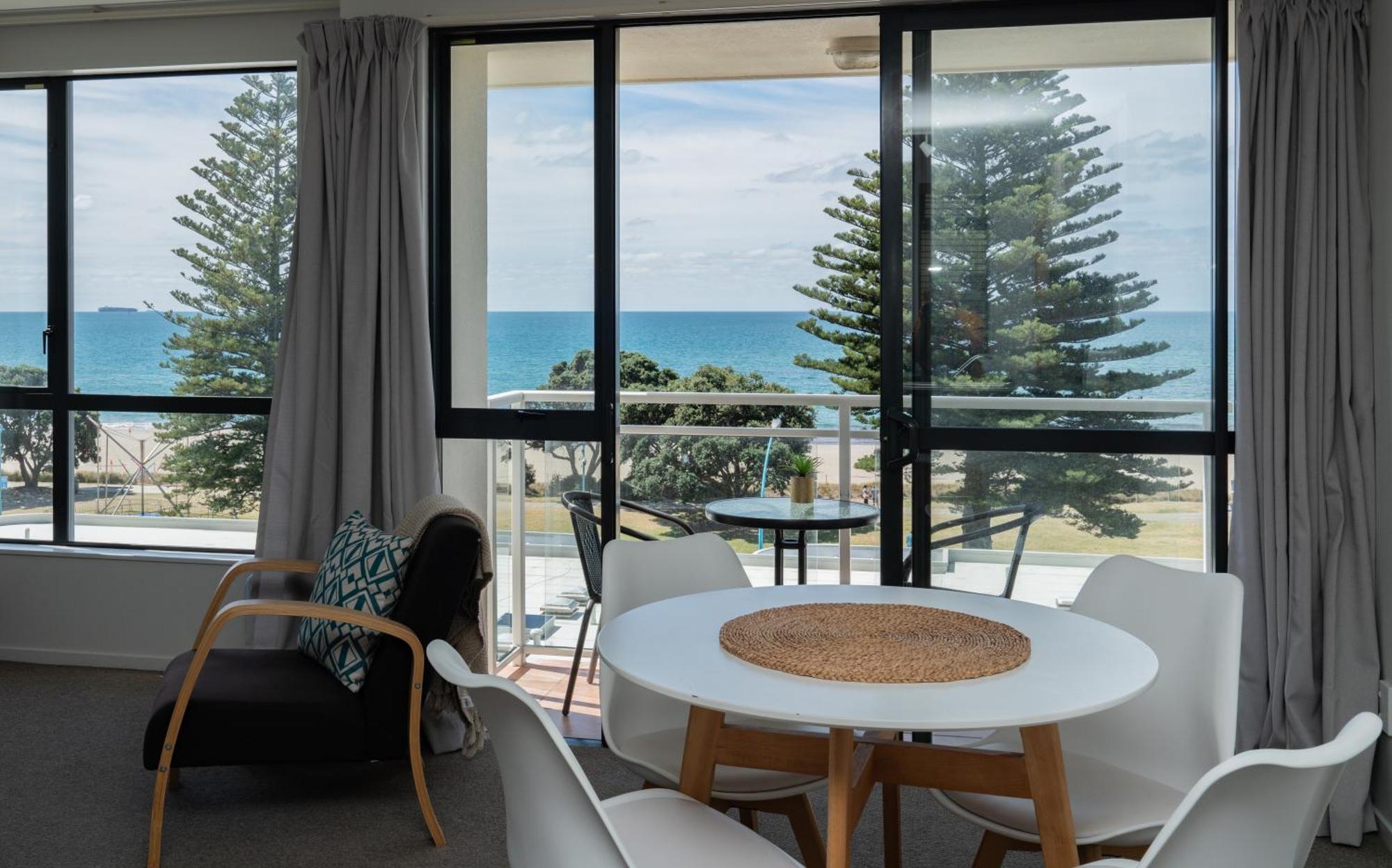 Ocean View Beach Escape - Top Floor Apartments, Mt Maunganui Base Mount Maunganui Exterior foto