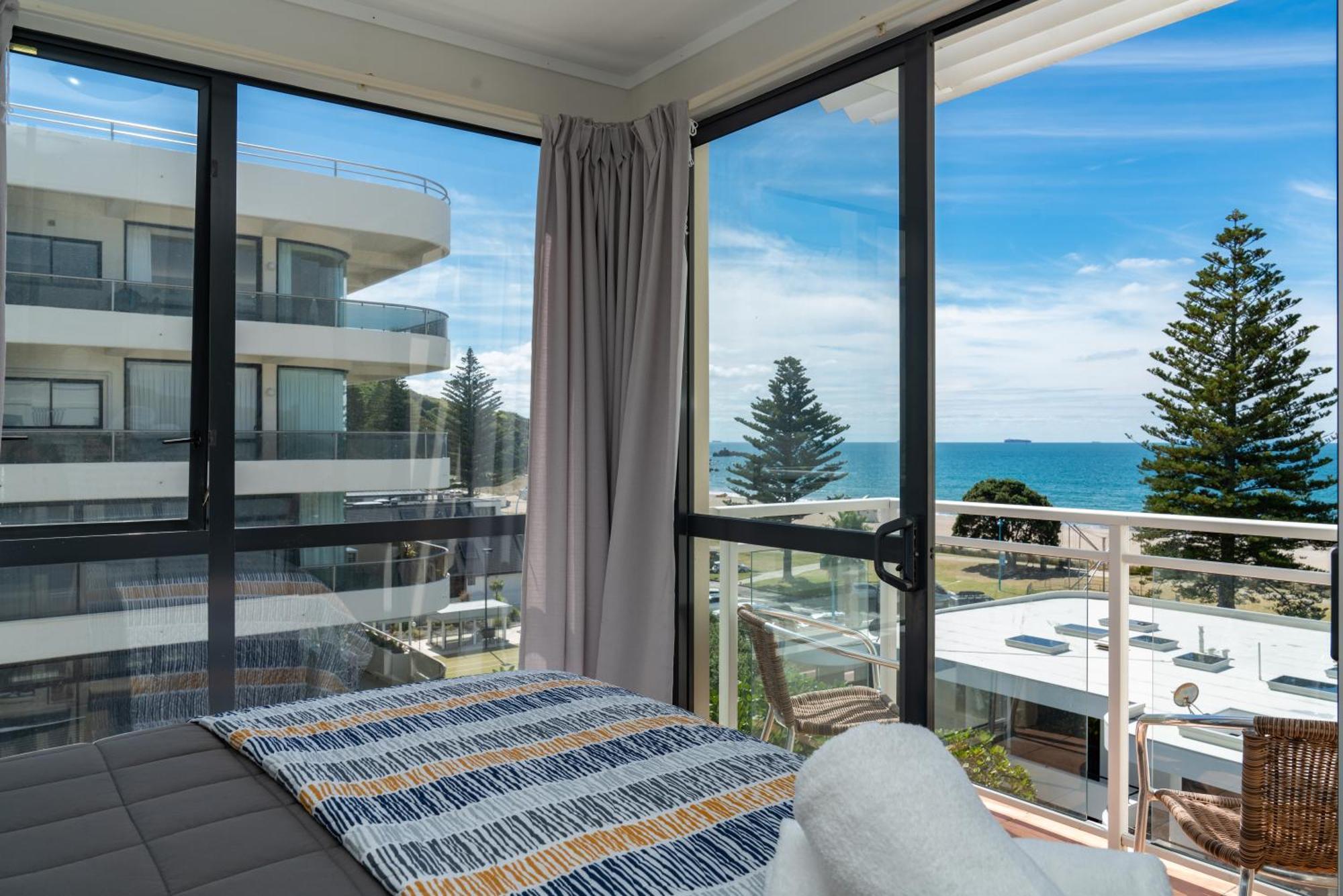 Ocean View Beach Escape - Top Floor Apartments, Mt Maunganui Base Mount Maunganui Quarto foto